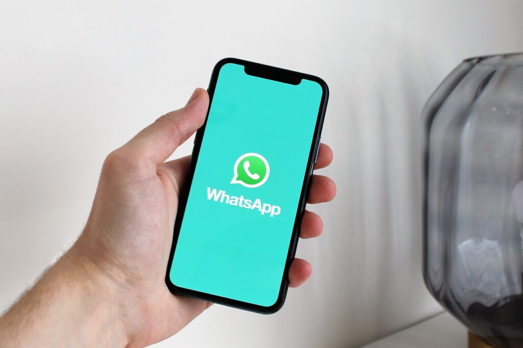 whatsapp 1024x682 - Scopri tutte le funzionalità di WhatsApp: dal messaggio vocale alla chat segreta